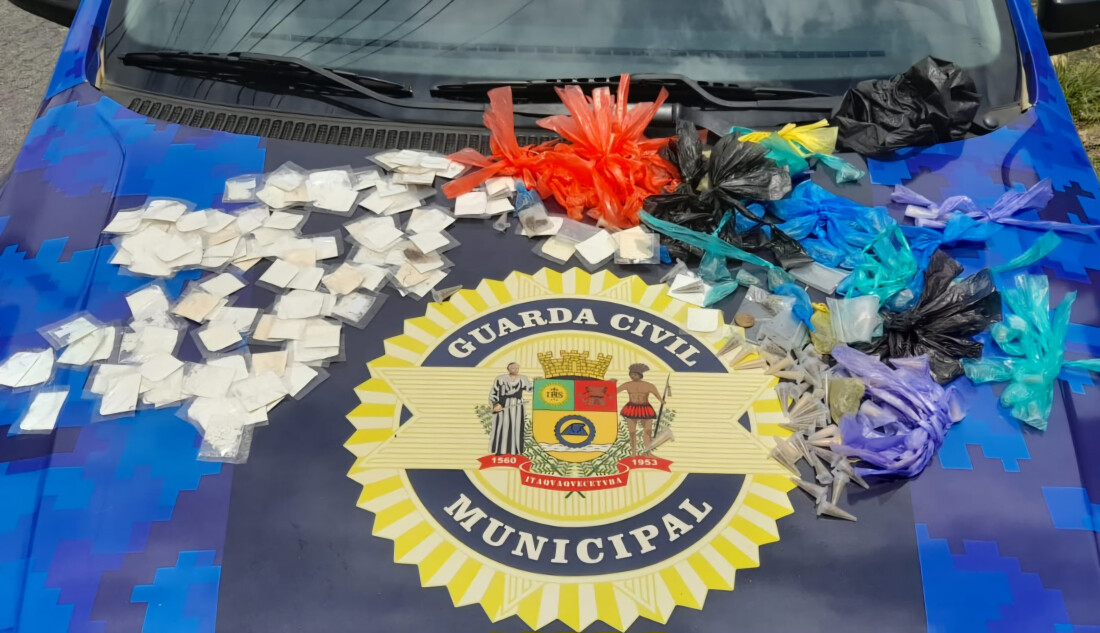 GCM de Itaquá detém homem por tráfico de drogas 