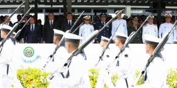 Bolsonaro participa, em Brasília, de homenagem pelo Dia do Marinheiro