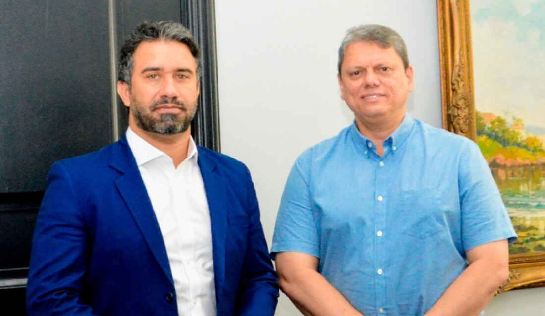 Caio Cunha se reúne com governador Tarcísio de Freitas e leva pedidos de Mogi 