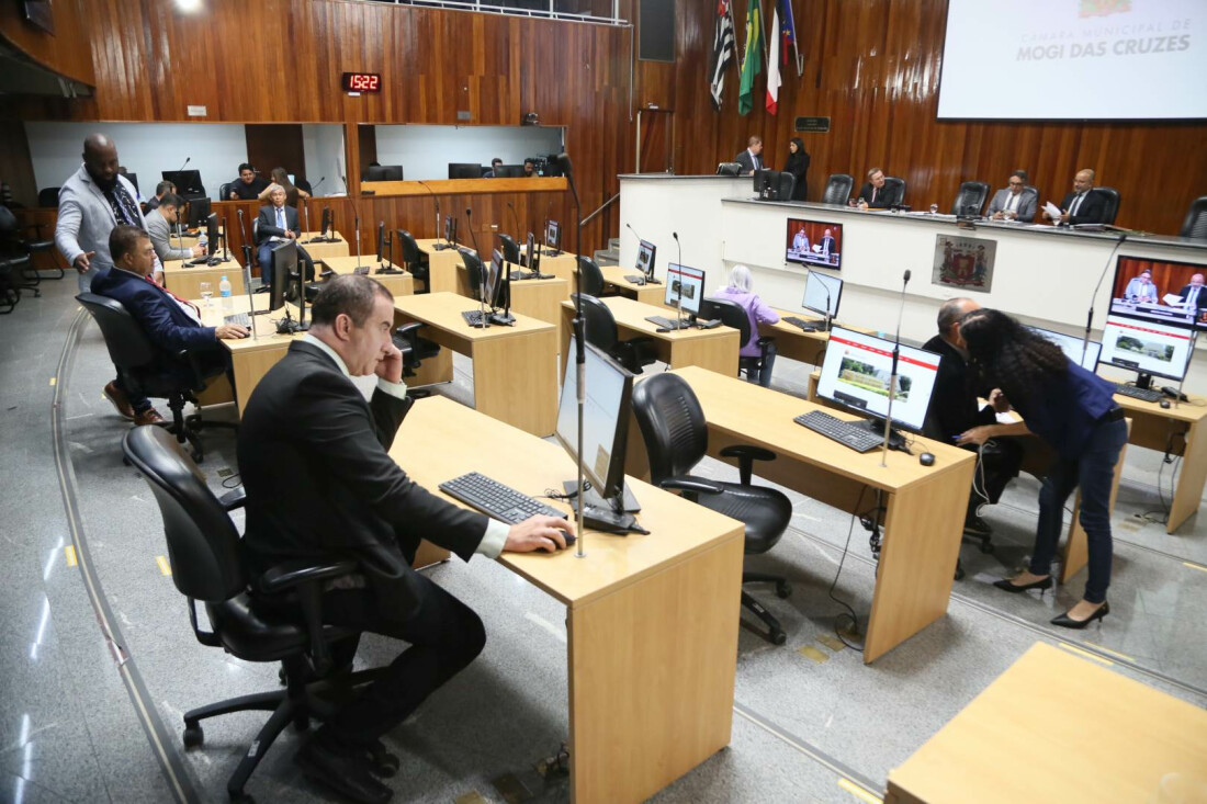 Vereadores cobram melhorias na rede pública de Educação 