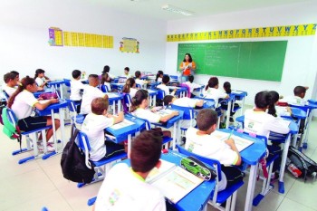 8 a cada 10 alunos sabem ler e escrever corretamente