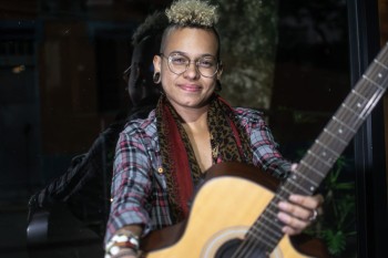 Dia Internacional das Mulheres terá show de Dâmi Guita no Vasques