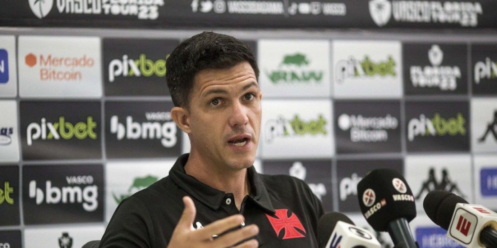 Em apresentação no Vasco, Barbieri projeta elenco pronto em janeiro