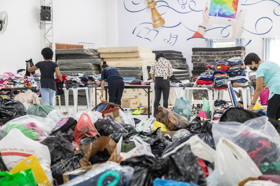 Centro do Idoso de Guararema centraliza repasse de doações para famílias
