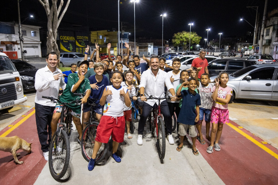 Itaquá inaugura canteiro central no Parque Piratininga
