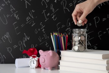 Educação financeira: Milhares de alunos vão aprender a lidar com o dinheiro