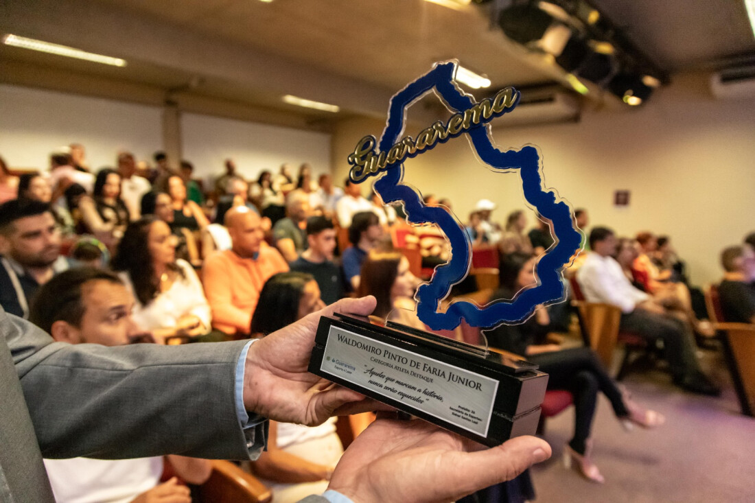 Medalha Honra ao Mérito Esportivo entregue em Guararema para atletas destaques