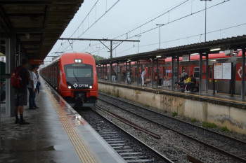 Estação de Mogi recebe ação em referência ao Abril Azul nesta quinta (4)