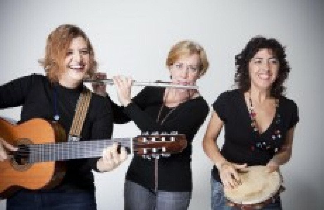 Trio Que Chora contagia o Sesi Mogi das Cruzes com clássicos musicais