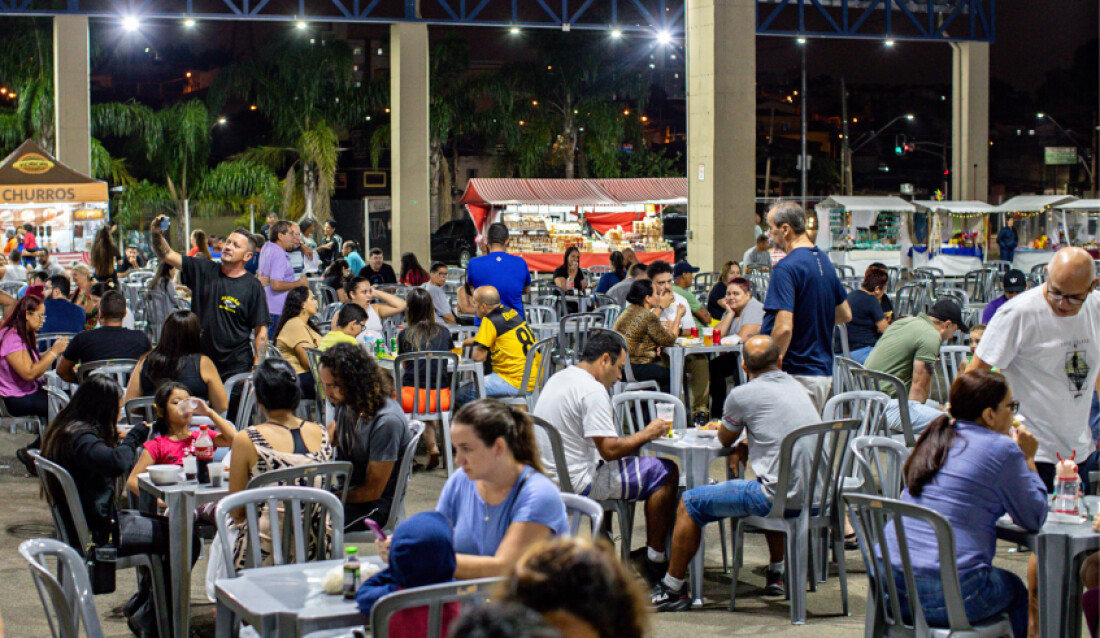 Feira noturna de Brás Cubas completa 1 ano com comemorações nesta quinta (11) 