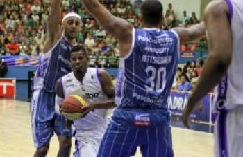 Mogi/Helbor faz 2 a 0 no Bauru e está a um passo da semifinal