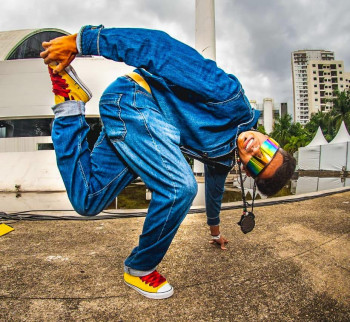 Espaço Terra de Almofadas apresenta evento 'Espetáculo/Oficina de Hip Hop' 