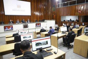 Câmara aprova vagas de estacionamento para pessoas com TEA e Síndrome de Down