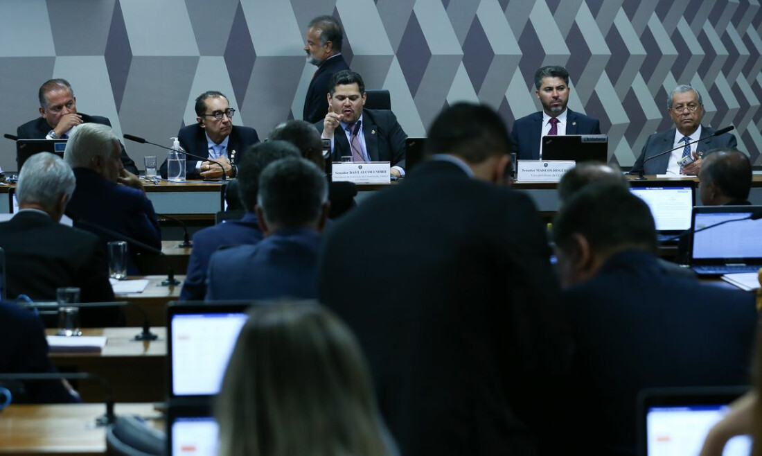 Comissão do Senado aprova aumento de salários de juízes e promotores 