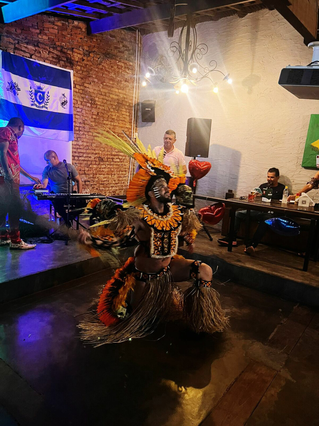 Arujá retoma bois Caprichoso e Garantido em evento com Edilson Santana