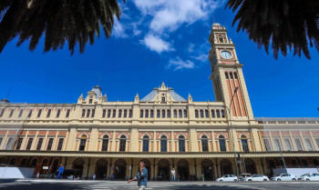 SP: homem é baleado por bombeiro após pular catraca da Estação da Luz
