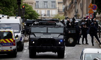 Polícia prende homem em Paris após incidente em consulado do Irã