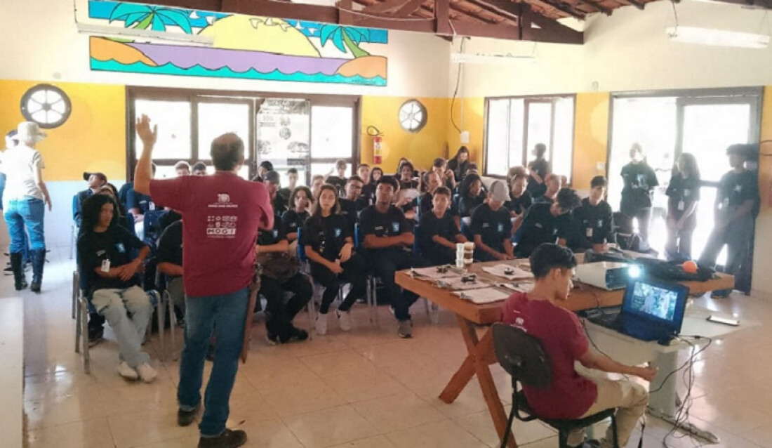 Alunos do Empodera Juventude participam do Projeto Pé na Trilha