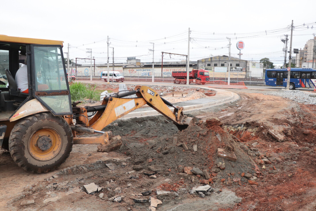 Viaduto Leon Feffer, em Suzano, terá uma das alças bloqueada para obras