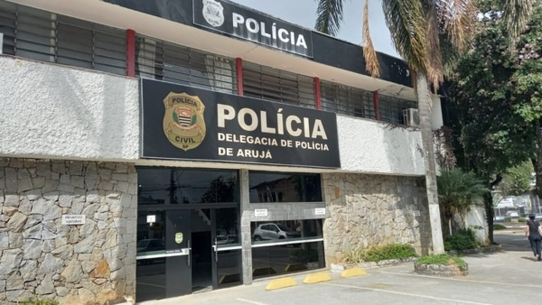 Suspeito é preso após arremessar paralelepípedo em um homem que ameaçou sua mãe