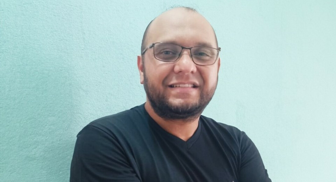 Escritor Marcelo Barbosa comemora Dia Mundial do Livro com palestra em Ferraz 