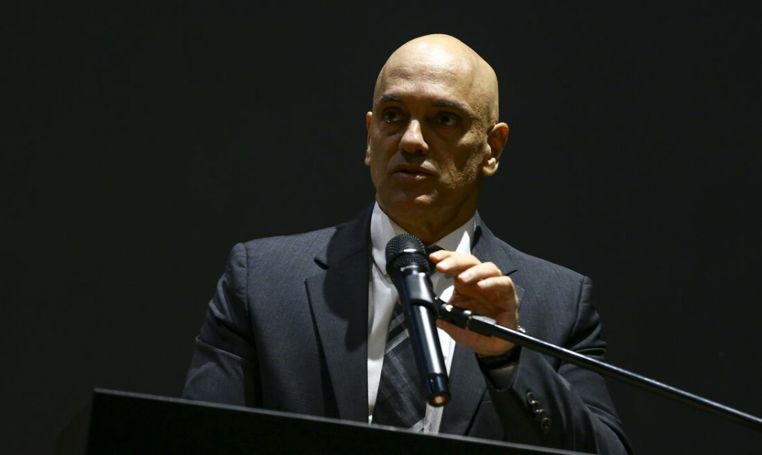 AGU pede ao STF apuração de posts com divulgação de decisões de Moraes