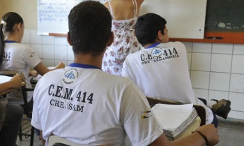 Professores concursados em escolas estaduais diminuem em dez anos