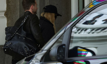 Madonna chega ao Rio para show de sábado na praia