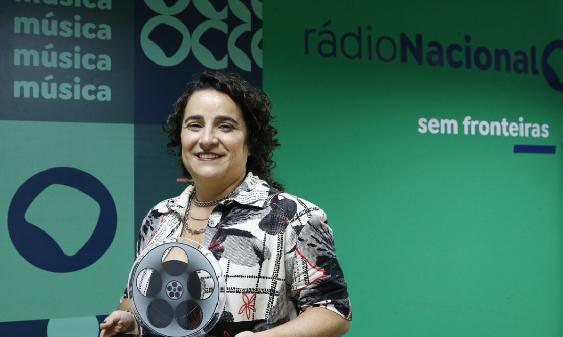Luciana Zogaib, da Rádio Nacional, ganha prêmio em festival de cinema