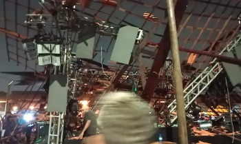 Quatro pessoas seguem internadas após queda de teto em casa de show