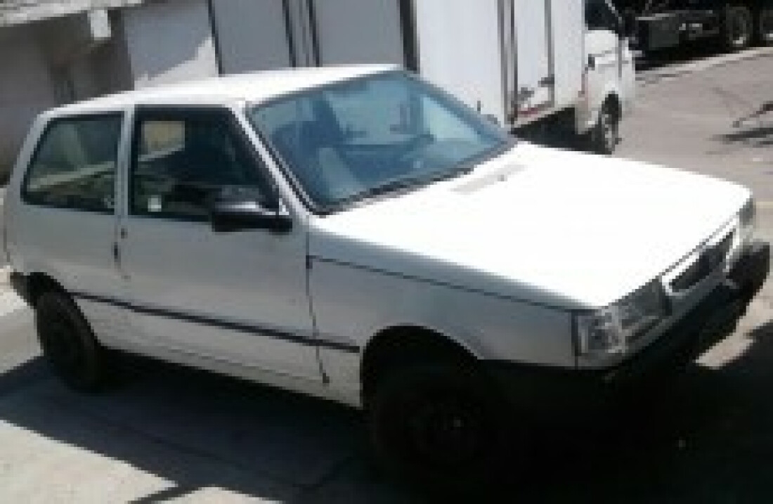 Dois são detidos no Jardim Novo Horizonte com carro roubado em Itaquá