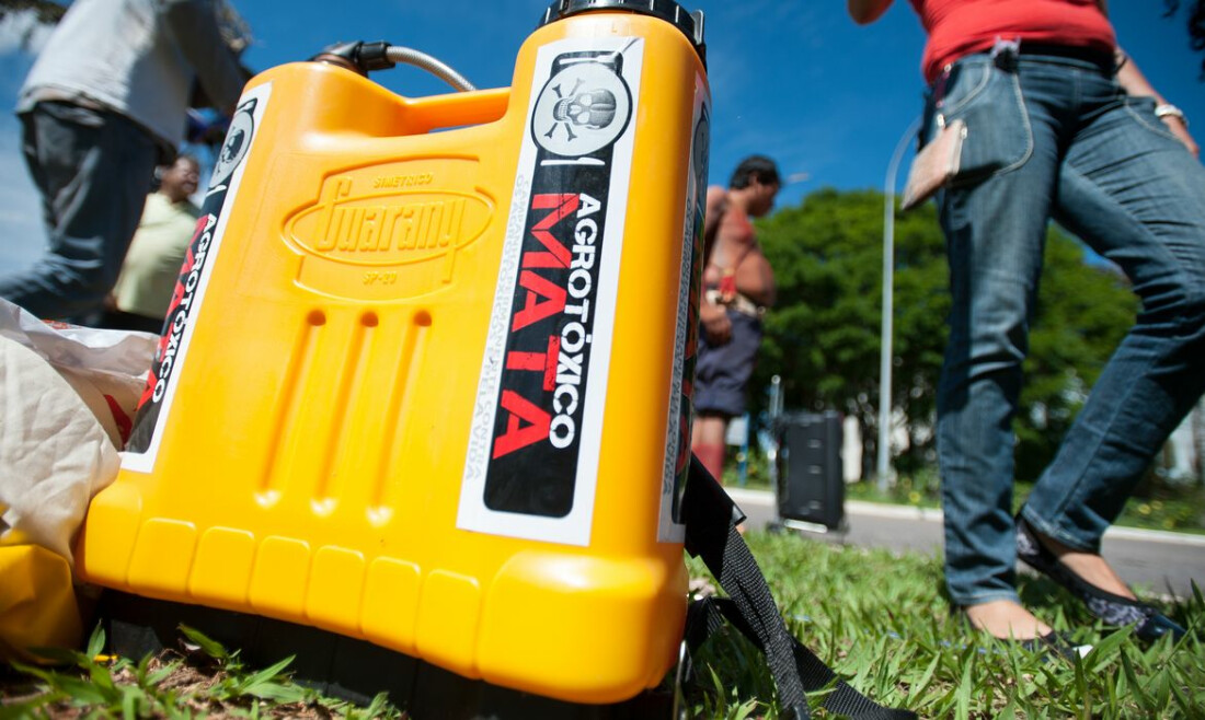 Congresso derruba veto à partes da Lei do Agrotóxico