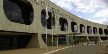 Transição: não há orçamento para compra de livros didáticos em 2023