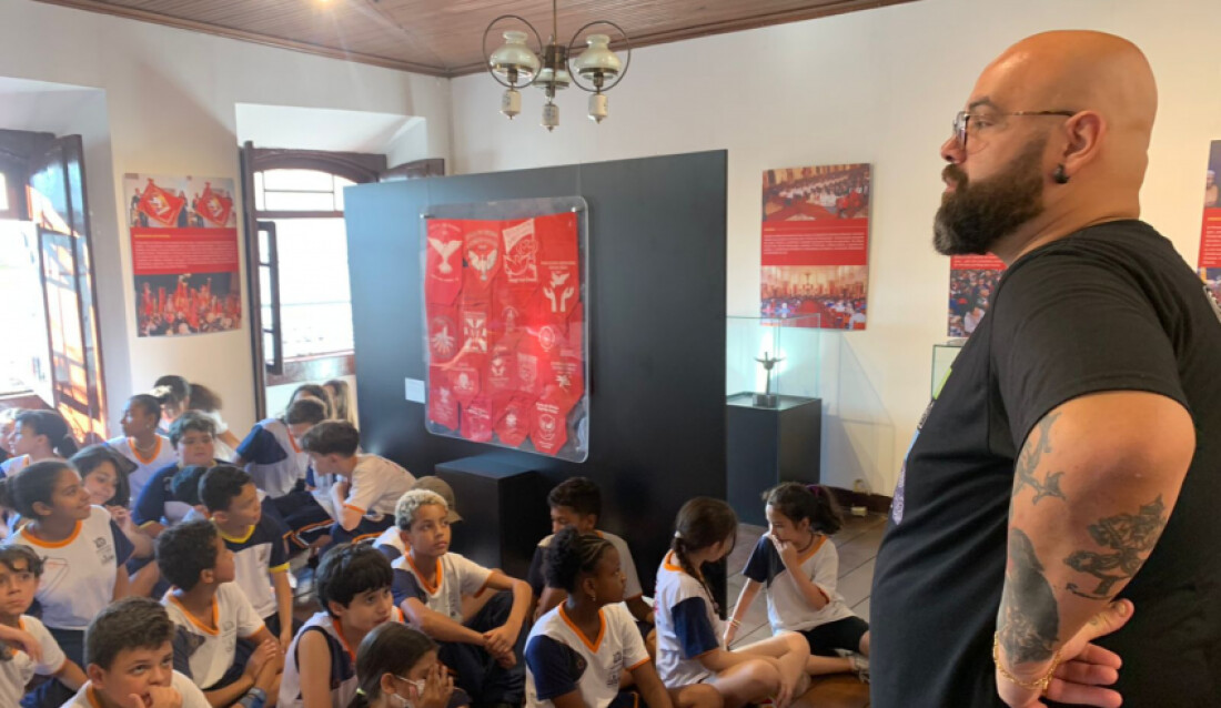 Escola Municipal Coronel Almeida realiza ações sobre a Festa do Divino 