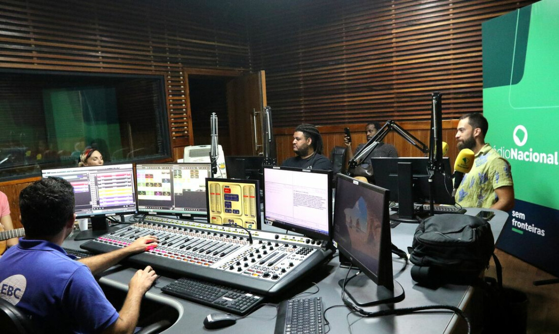 Rádio Nacional chega onde falta energia e ajuda população do RS