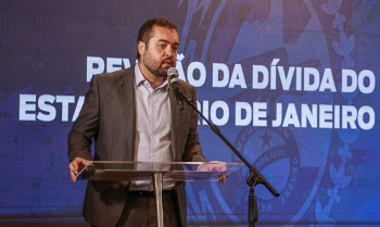TRE-RJ absolve Cláudio Castro e mantém mandato de governador do Rio