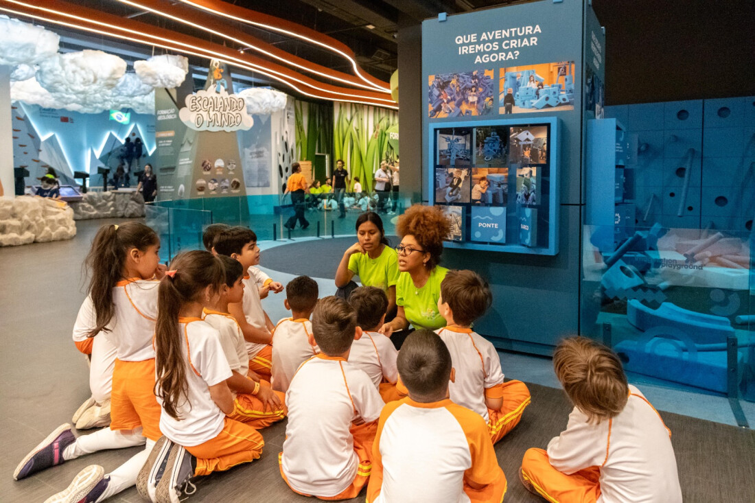 Programa Visitando Museus leva alunos de Guararema ao Museu da Imaginação