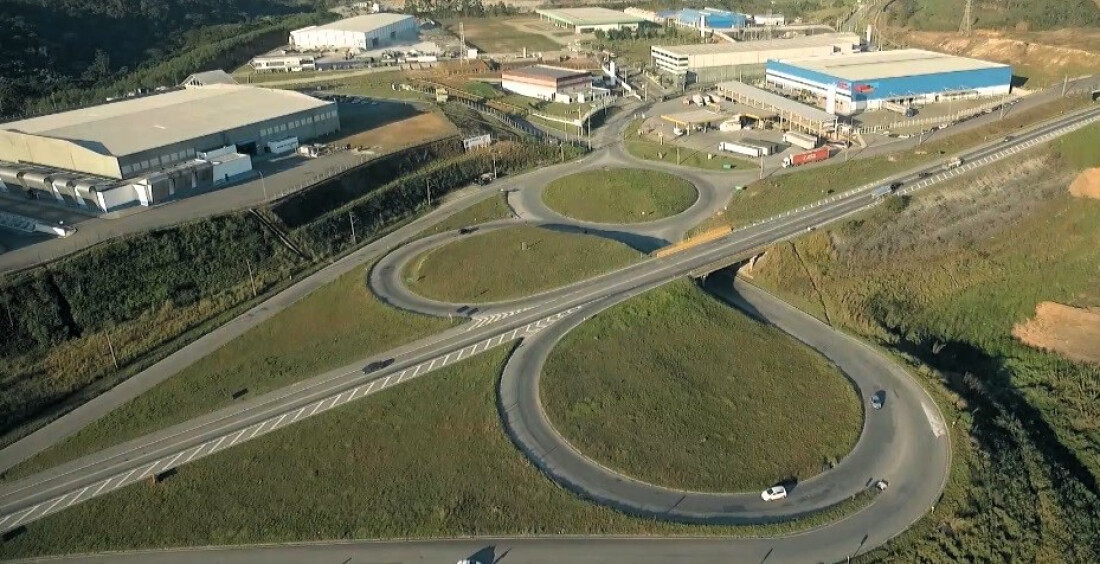 Setor industrial destaca pequenos avanços, mas teme pedágio e juros