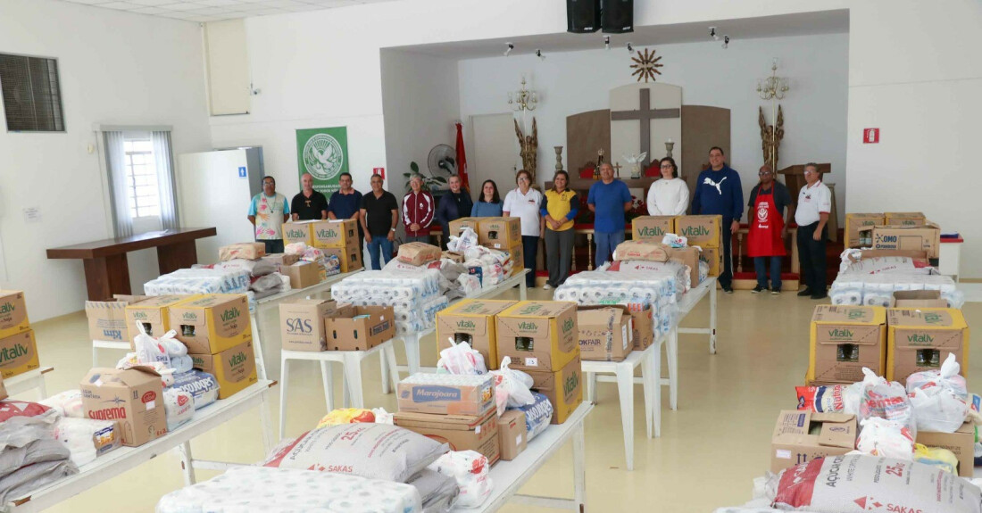 Festa do Divino doa três toneladas de alimentos para nove instituições