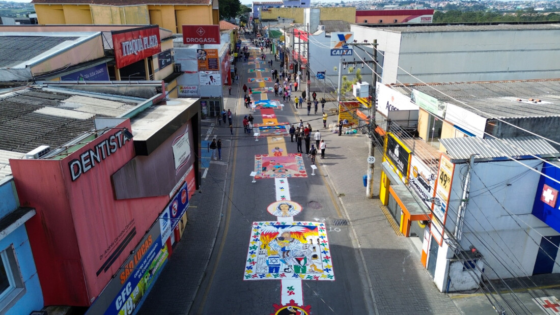 Encontro de Tapetes de Corpus Christi reúne 6 mil pessoas em Itaquá