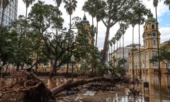 Após um mês de calamidade, gaúchos não conseguem retomar rotina