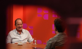 Cineasta Guel Arraes é o convidado desta terça-feira no DR com Demori