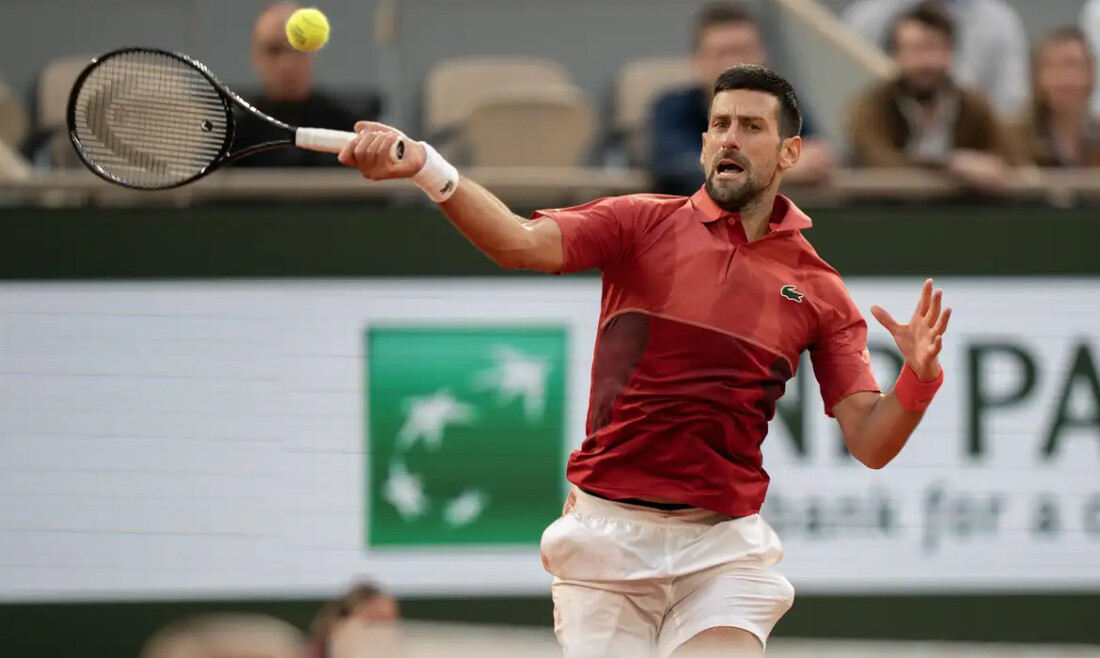 Atual campeão, Djokovic desiste de Roland Garros por lesão no joelho
