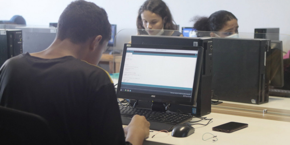 Prefeitura e Indes abrem 200 vagas para capacitações na área de informática