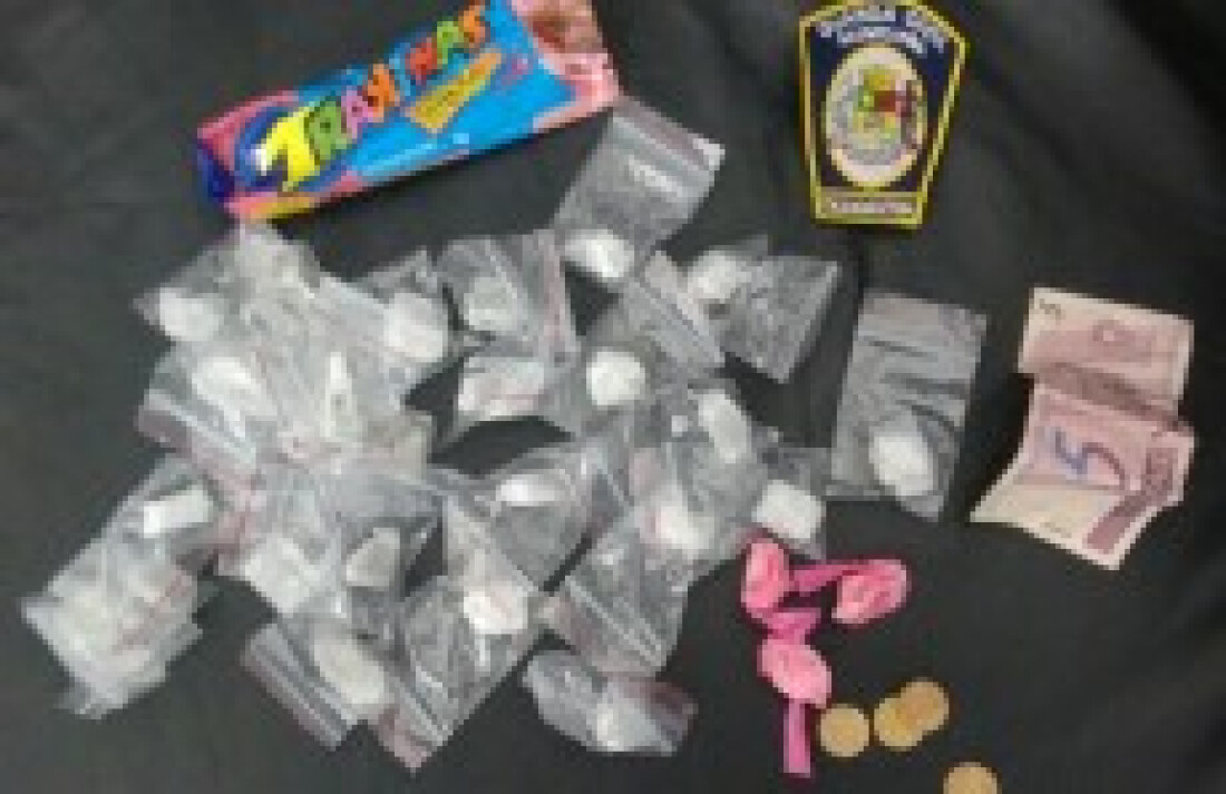 Garoto de 13 anos é apreendido com drogas em pacote de bolacha: