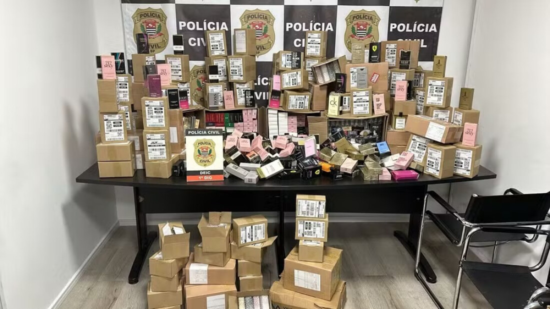 Polícia localiza quase 97 mil cosméticos falsificados em Mogi e prende envolvidos