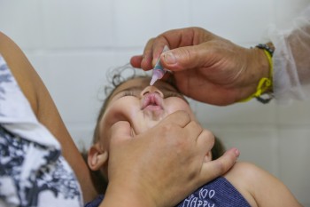 Região promove "Dia D" de vacinação contra a poliomielite 