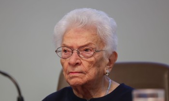 Erundina deixa UTI, é transferida para quarto e recebe visita de Lula
