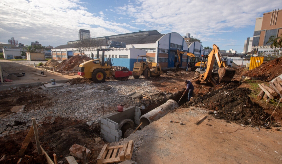 Construção da nova rua da região central de Mogi entra em nova fase 
