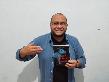 Escritor Marcelo Barbosa lança seu quarto livro “A vida de cão do Requis”